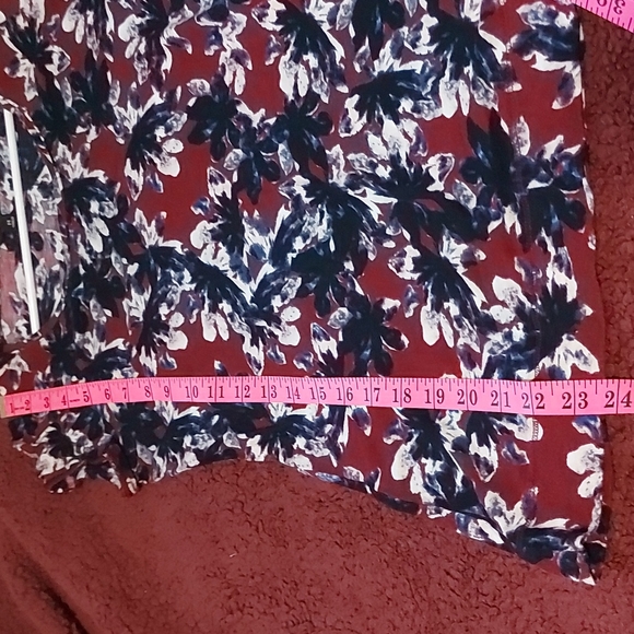 Simply Vera Vera Wang floral print cap sleeve tshirt - Picture 5 of 6